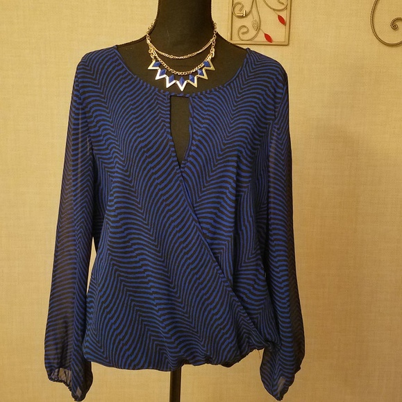 Vince Camuto Tops - Vince Camuto Long Sleeve Blouse Large